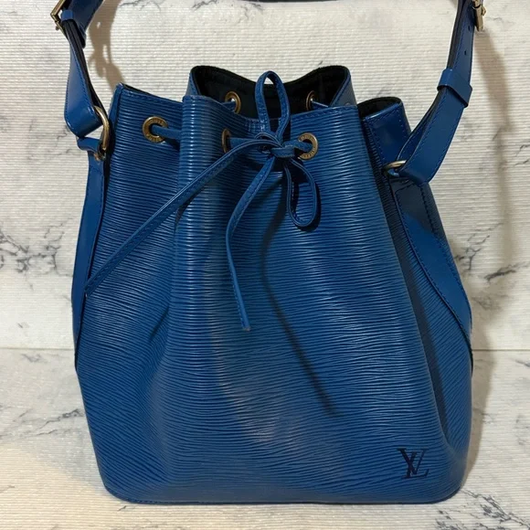 Louis Vuitton Blue Epi Petit Noe Bucket Shoulder Bag - Picture 3 of 13